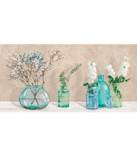 Floral setting with glass...