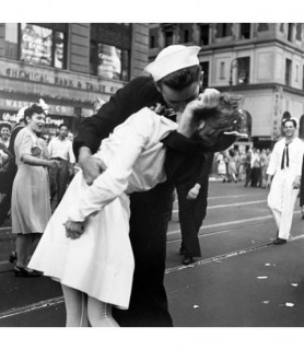 Kissing the War Goodbye in Times Square, 1945 - Victor Jorgensen