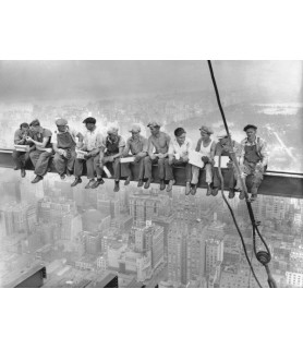 New York Construction Workers Lunching on a Crossbeam, 1932 - Charles C. Ebbets