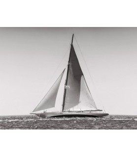 Classic racing sailboat -...